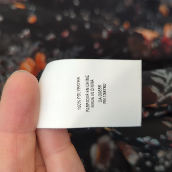 REITMANS BLACK FLORAL SHEER SLEEVELESS BLOUSE - Picture 6 of 6